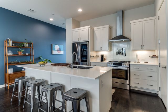 4626 Munger Avenue 202, Dallas, TX 75204