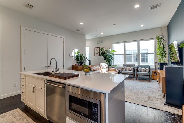 4626 Munger Avenue 202, Dallas, TX 75204