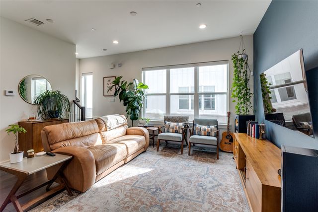 4626 Munger Avenue 202, Dallas, TX 75204