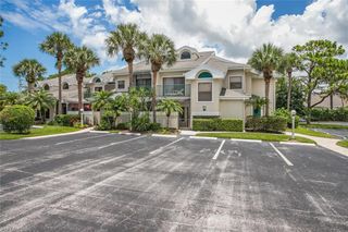 81 EMERALD WOODS DR M8, Naples, FL 34108