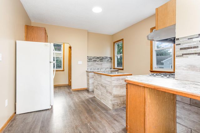 2015 S Washington Street, Saginaw, MI 48601