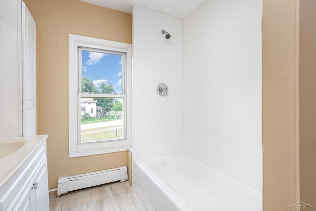 2015 S Washington Street, Saginaw, MI 48601