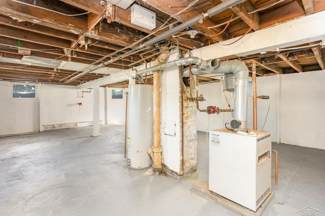 2015 S Washington Street, Saginaw, MI 48601