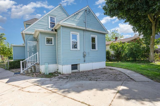 2015 S Washington Street, Saginaw, MI 48601