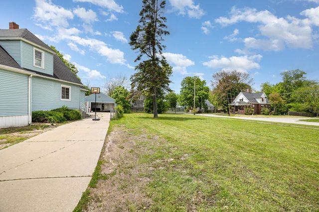 2015 S Washington Street, Saginaw, MI 48601