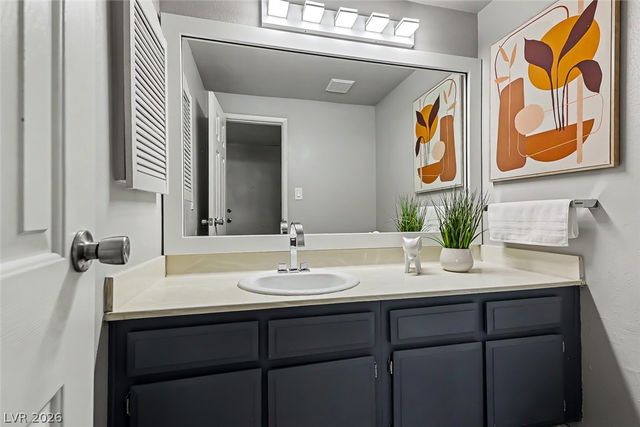 572 Willow Green Drive, Las Vegas, NV 89169