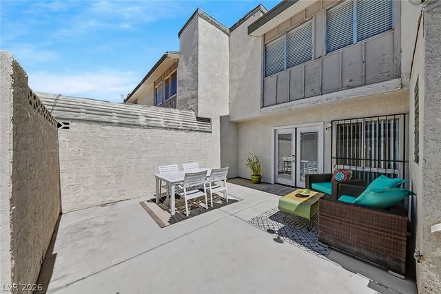 572 Willow Green Drive, Las Vegas, NV 89169