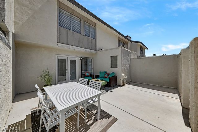 572 Willow Green Drive, Las Vegas, NV 89169