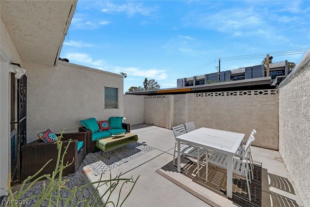 572 Willow Green Drive, Las Vegas, NV 89169