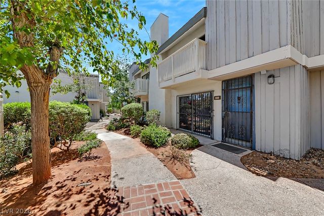 572 Willow Green Drive, Las Vegas, NV 89169