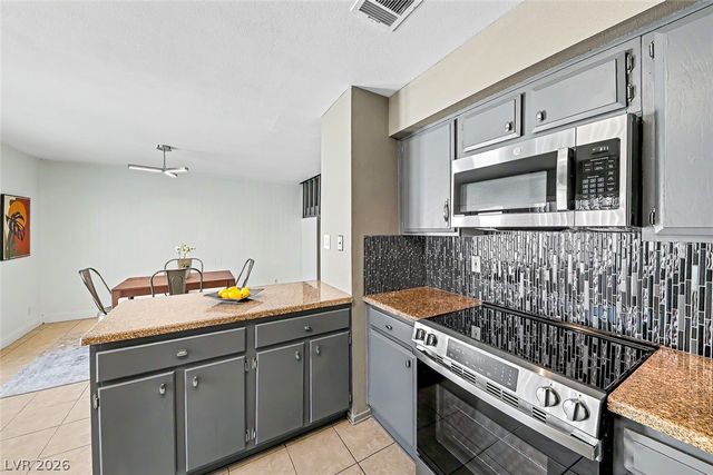 572 Willow Green Drive, Las Vegas, NV 89169