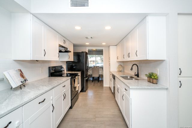 709 BALFOUR DR, Windcrest, TX 78239