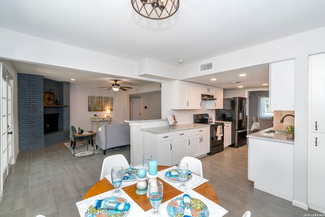 709 BALFOUR DR, Windcrest, TX 78239