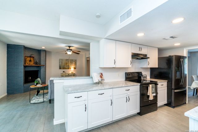 709 BALFOUR DR, Windcrest, TX 78239
