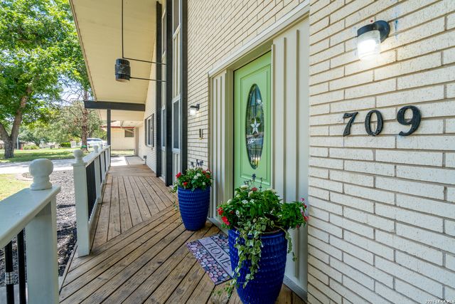 709 BALFOUR DR, Windcrest, TX 78239