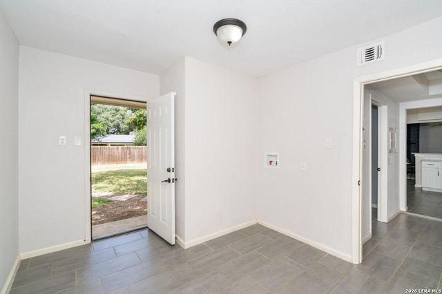 709 BALFOUR DR, Windcrest, TX 78239