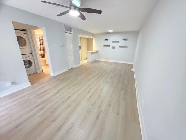 1950 Kenilworth Circle A, Hoffman Estates, IL 60169
