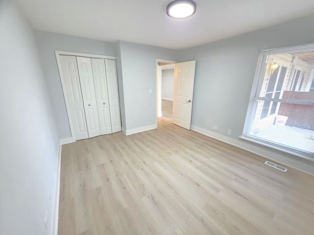 1950 Kenilworth Circle A, Hoffman Estates, IL 60169