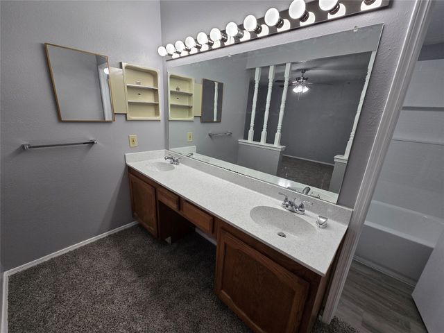 5216 Kemp Drive, Arlington, TX 76018