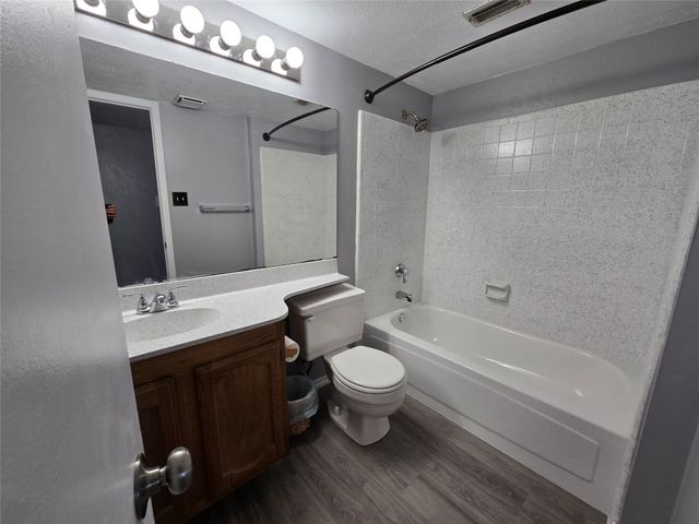 5216 Kemp Drive, Arlington, TX 76018