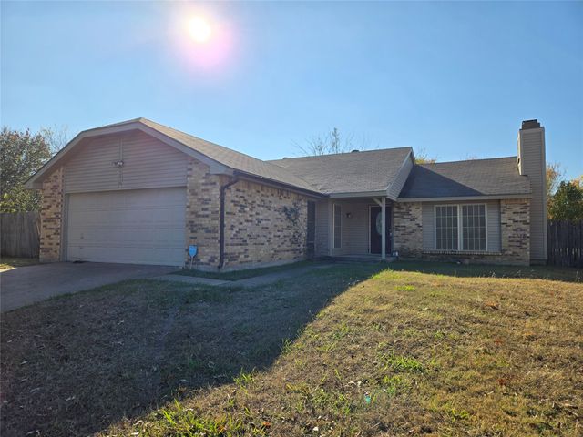 5216 Kemp Drive, Arlington, TX 76018