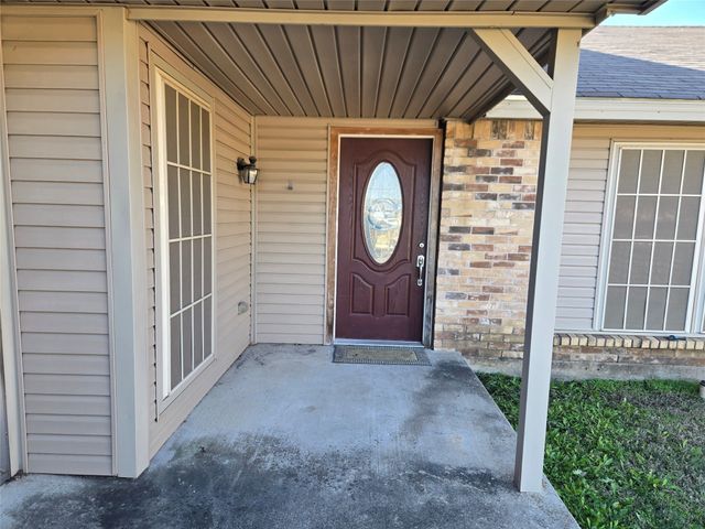 5216 Kemp Drive, Arlington, TX 76018