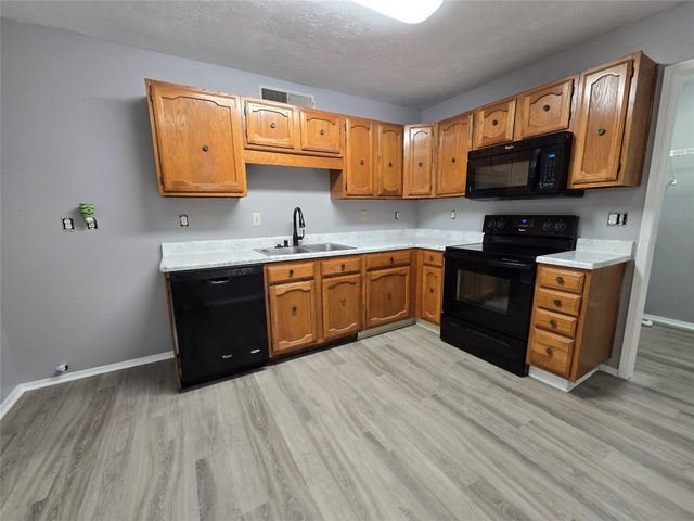 5216 Kemp Drive, Arlington, TX 76018