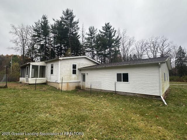 14095 Woodbury Road, Haslett, MI 48840