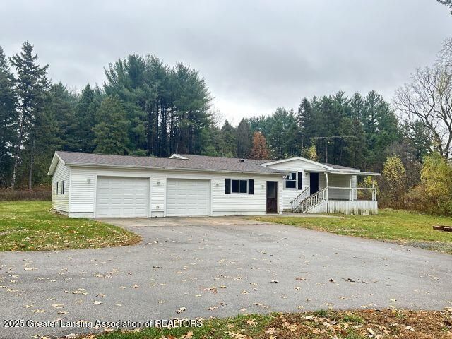 14095 Woodbury Road, Haslett, MI 48840