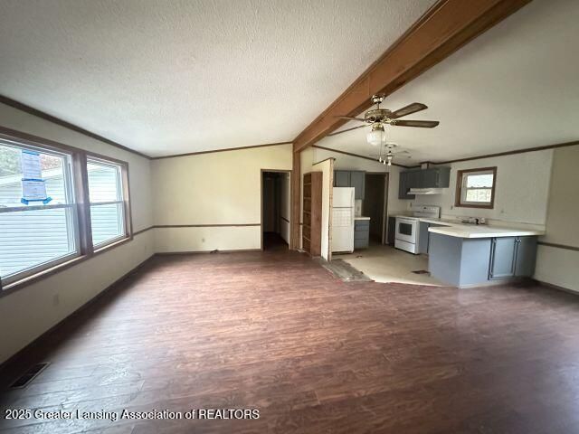 14095 Woodbury Road, Haslett, MI 48840