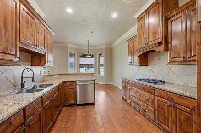 15613 Wood Brook, College Station, TX 77845