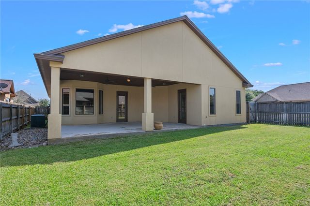 15613 Wood Brook, College Station, TX 77845