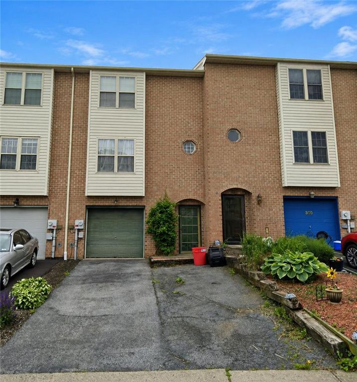 302 Ridgeview Drive, Alburtis Boro, PA 18011