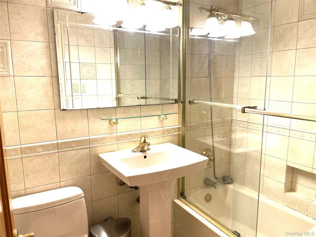 110-45 Queens BLvd 215, Forest Hills, NY 11375