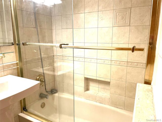 110-45 Queens BLvd 215, Forest Hills, NY 11375