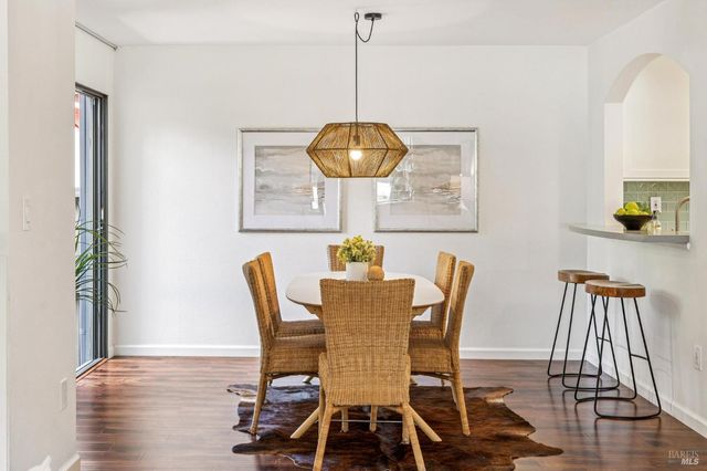 212 Sylvia Way, San Rafael, CA 94903