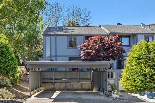 212 Sylvia Way, San Rafael, CA 94903