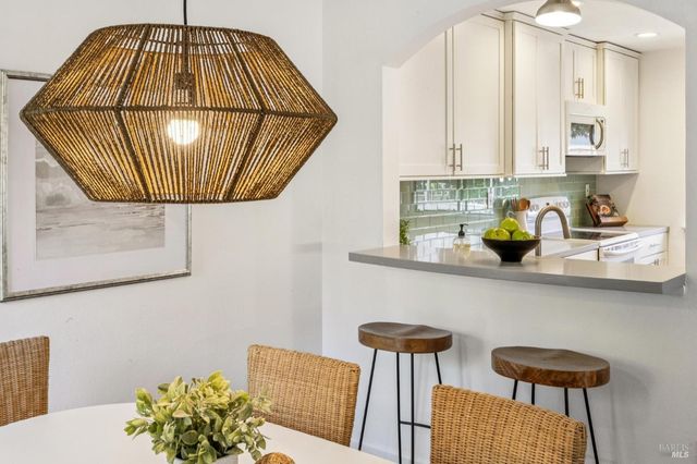 212 Sylvia Way, San Rafael, CA 94903