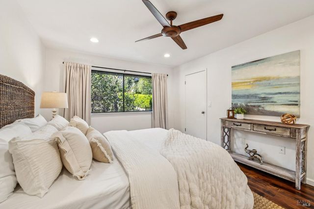 212 Sylvia Way, San Rafael, CA 94903