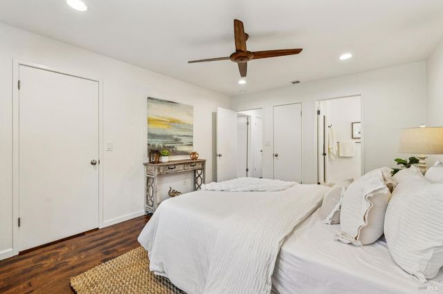 212 Sylvia Way, San Rafael, CA 94903