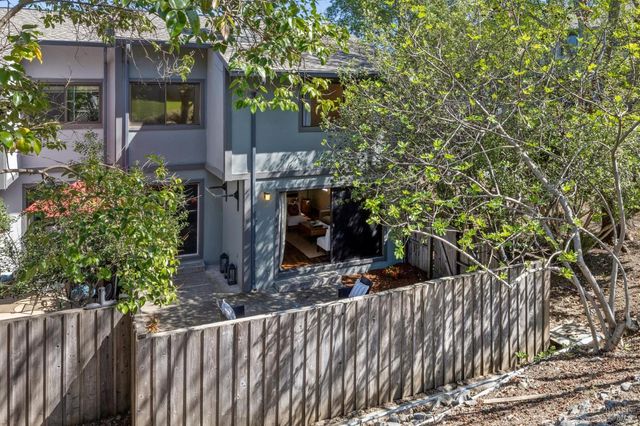 212 Sylvia Way, San Rafael, CA 94903