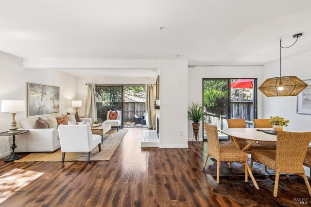 212 Sylvia Way, San Rafael, CA 94903