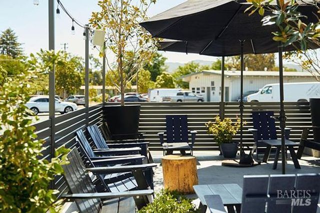 212 Sylvia Way, San Rafael, CA 94903