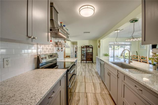 11443 Flint LN, Bokeelia, FL 33922