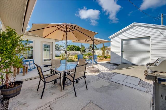 11443 Flint LN, Bokeelia, FL 33922