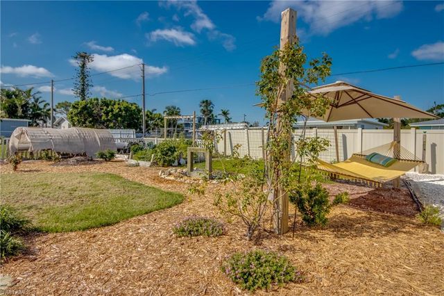 11443 Flint LN, Bokeelia, FL 33922