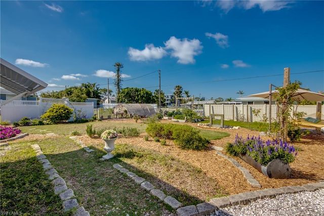 11443 Flint LN, Bokeelia, FL 33922