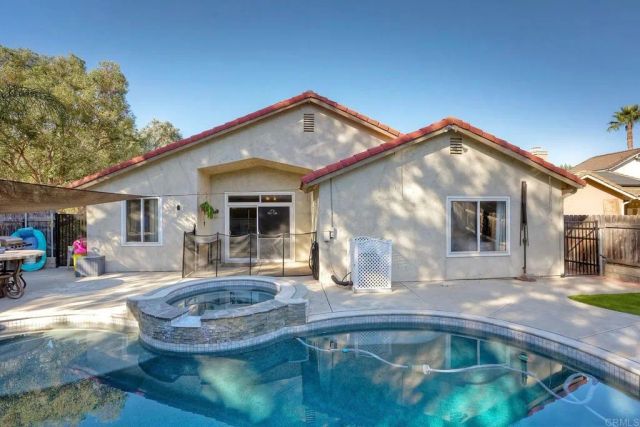 26030 Fox Run Ct, Murrieta, CA 92563