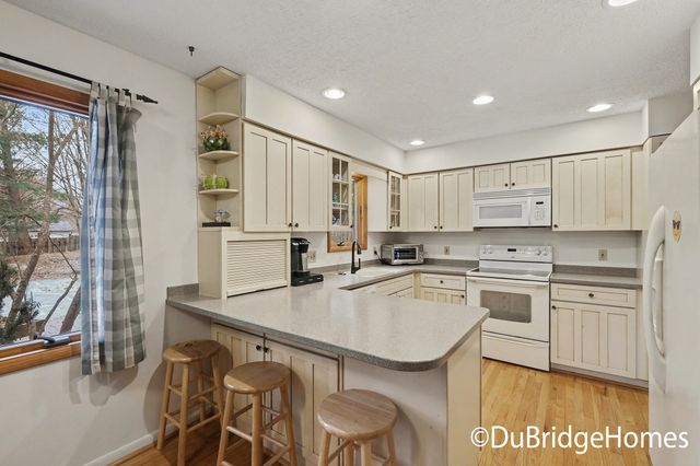 3101 Woodsboro Drive Ne, Grand Rapids Twp, MI 49525