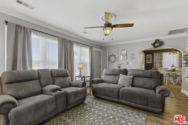 2901 California Avenue, Bakersfield, CA 93304